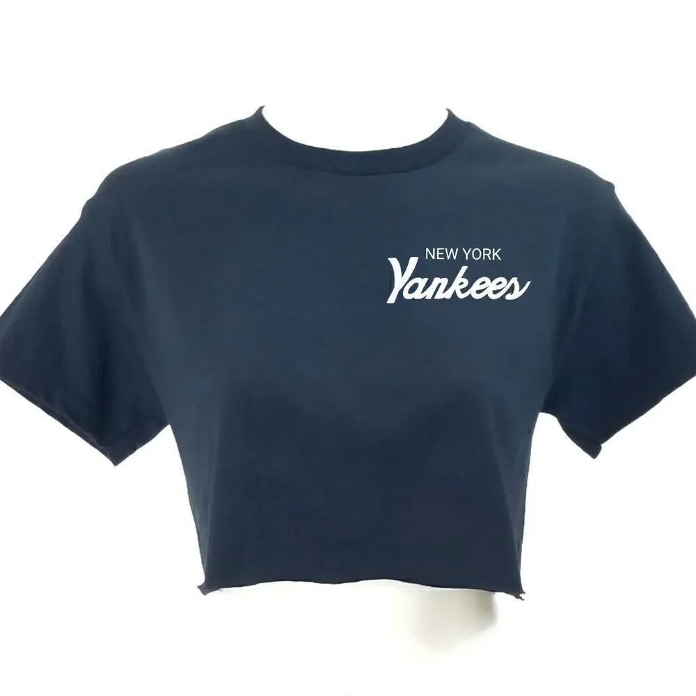 NEWโYORKโYANKEESย DoubleโScriptโRetroโLogoโMLBโ"Cropped"โCropโTopโBaseballโTee